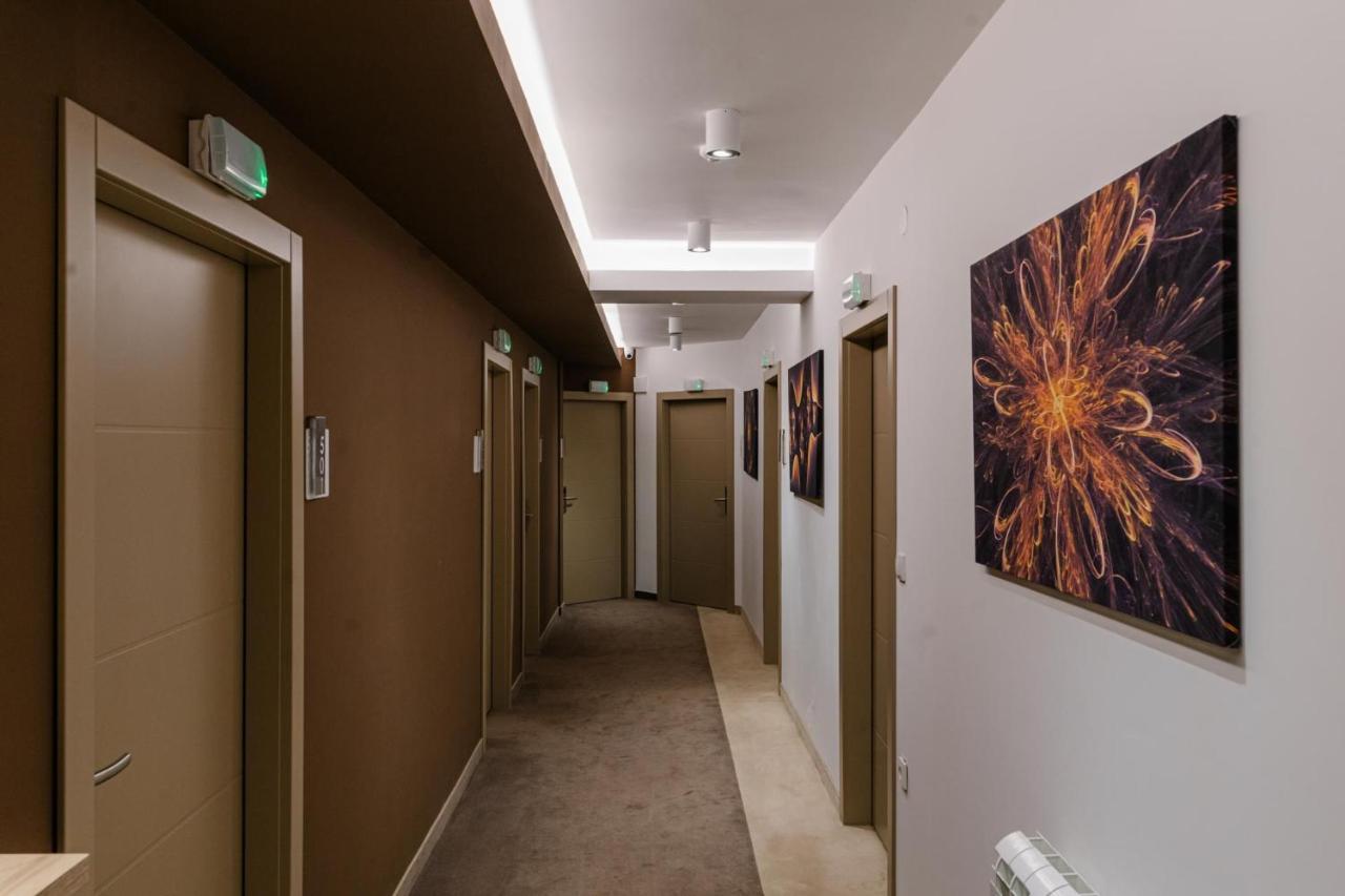 Nar Royalton Accommodation Nis Exterior foto
