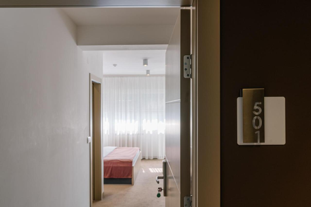 Nar Royalton Accommodation Nis Quarto foto